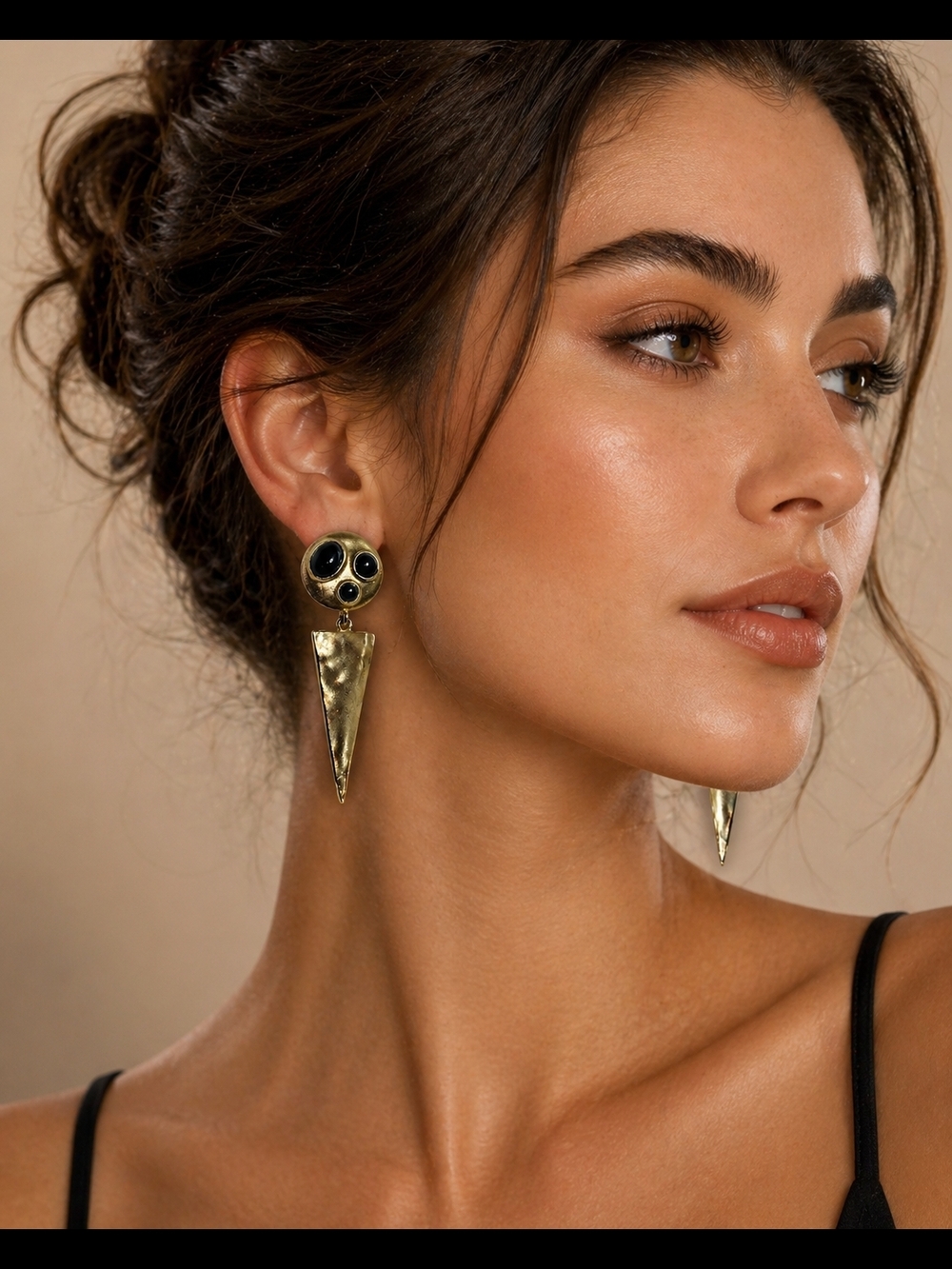 Vintage Gold Tone Black Cabochon Statement Earrings Long Dangle Clip On Runway